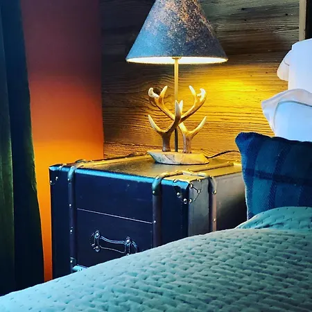 Bull Apartment *